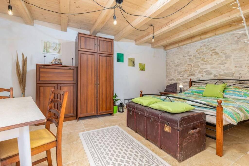 Vila Casa Di Pietra Matelici Divšići Exteriér fotografie