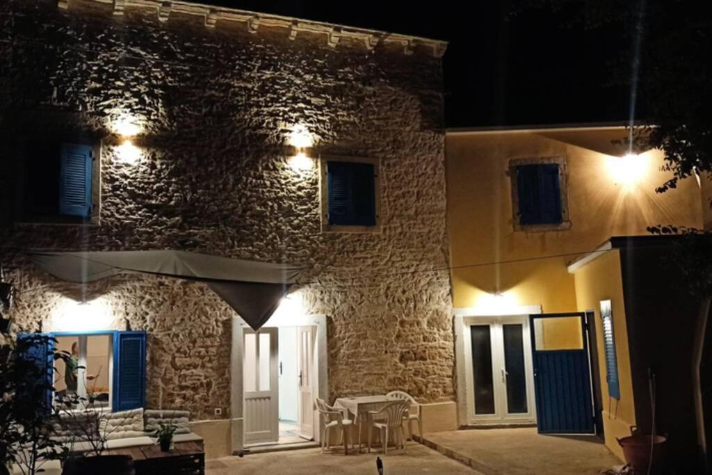 Vila Casa Di Pietra Matelici Divšići Exteriér fotografie