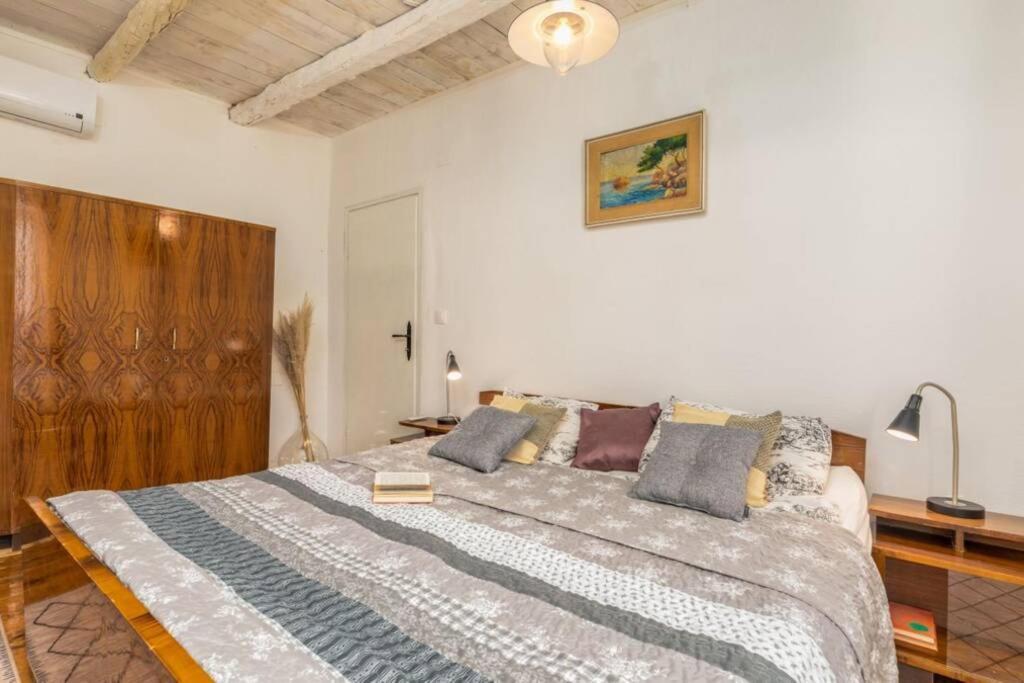 Vila Casa Di Pietra Matelici Divšići Exteriér fotografie