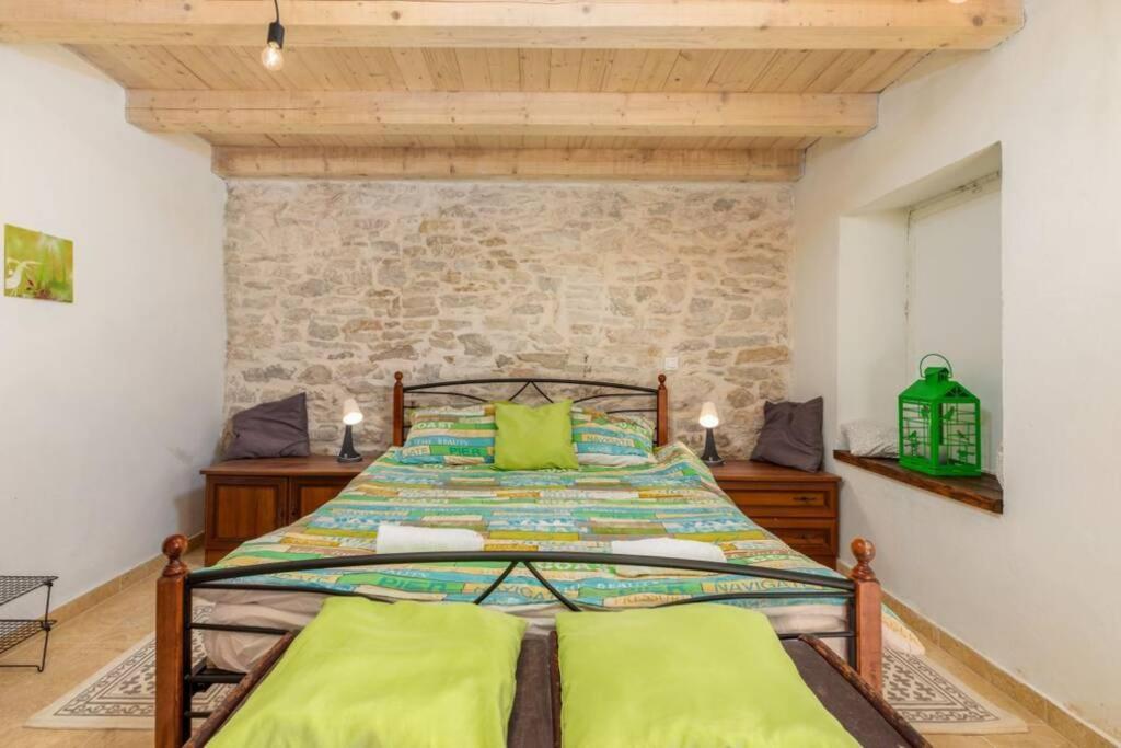 Vila Casa Di Pietra Matelici Divšići Exteriér fotografie