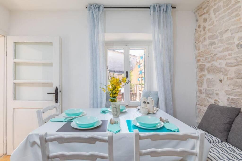 Vila Casa Di Pietra Matelici Divšići Exteriér fotografie