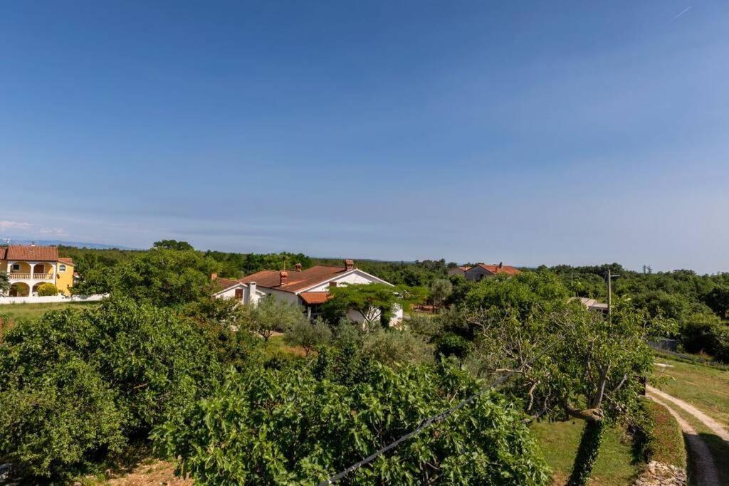 Vila Casa Di Pietra Matelici Divšići Exteriér fotografie