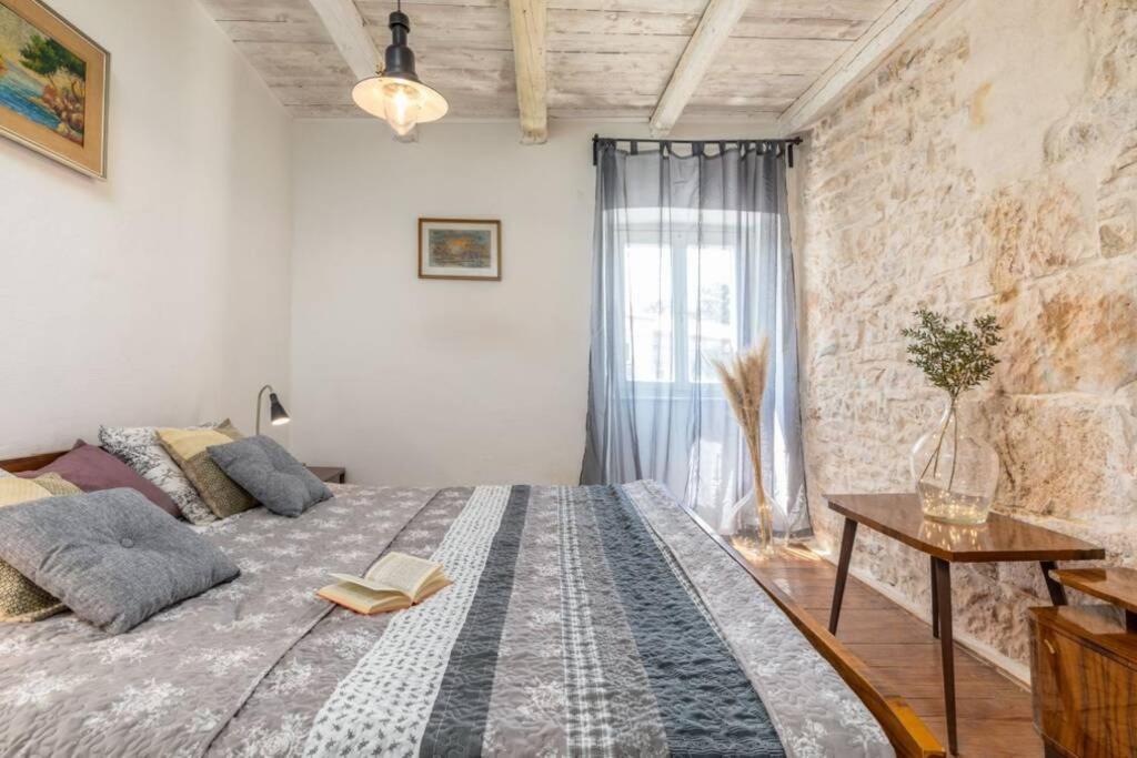 Vila Casa Di Pietra Matelici Divšići Exteriér fotografie