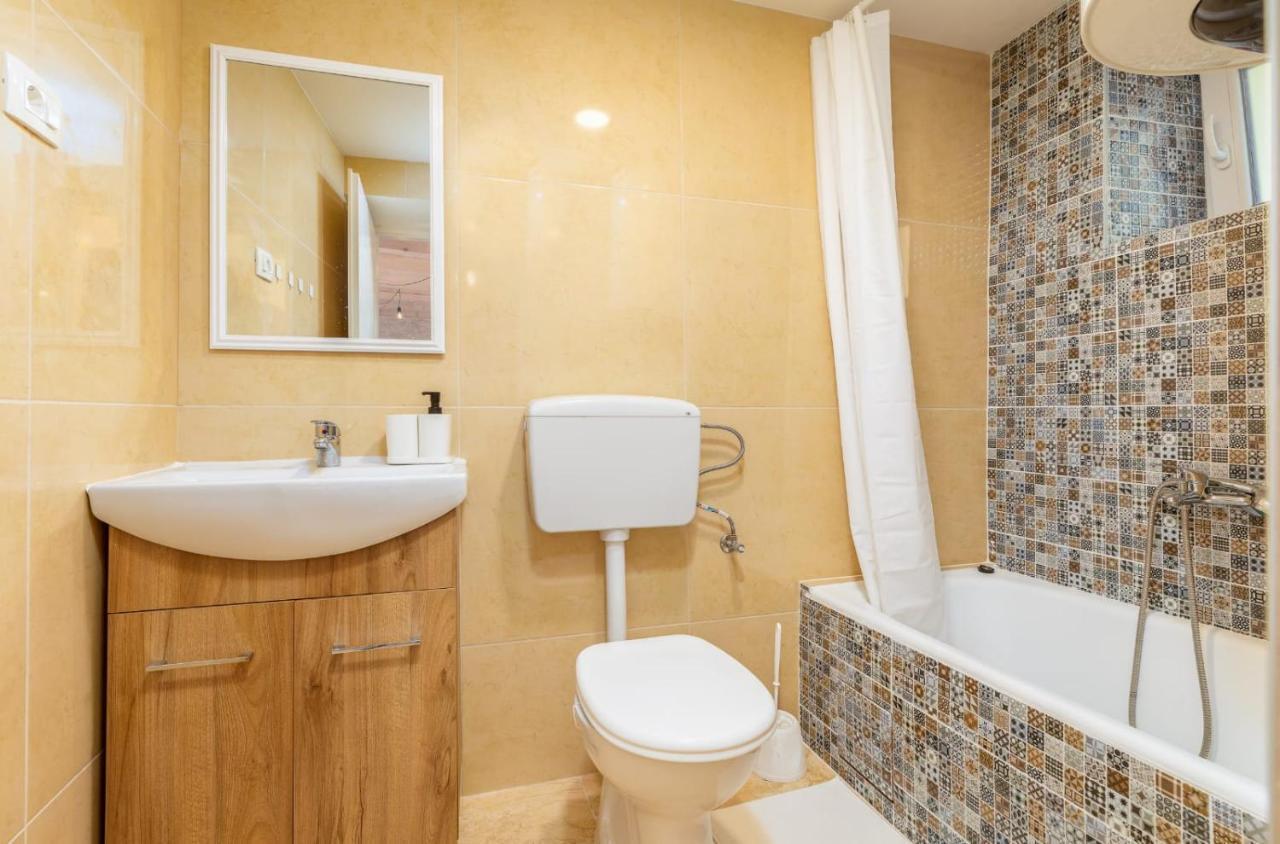 Vila Casa Di Pietra Matelici Divšići Exteriér fotografie